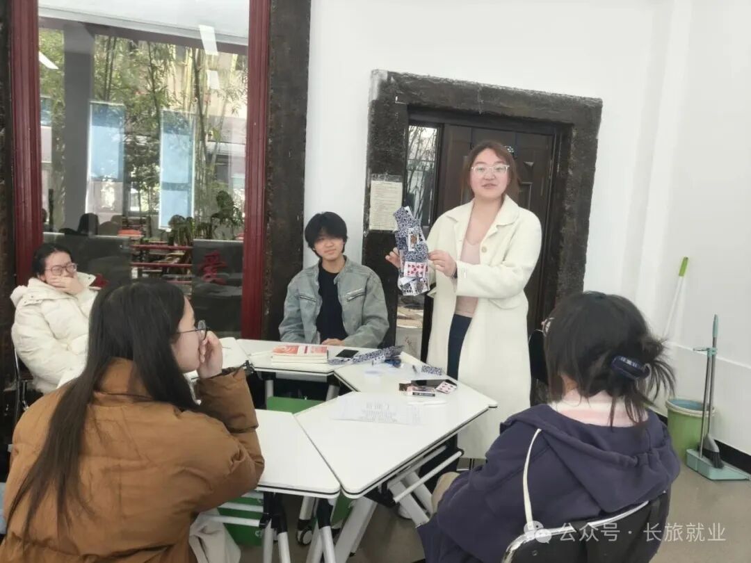 强化实践动手与团队协作能力